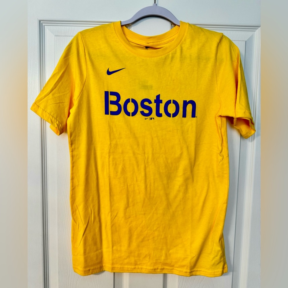 Nike City Connect Wordmark MLB Boston Red Sox Youth Size Large (14-16)